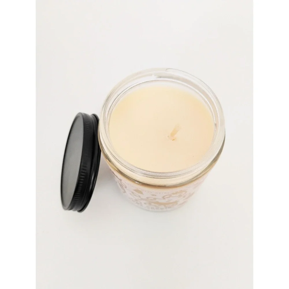 Bath & Body Works Scented Candle 7 oz Cream Merry Cookie Single Wick Holiday